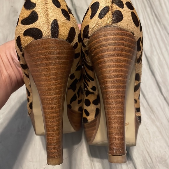Steve Madden leopard peekaboo heels - Picture 6 of 9